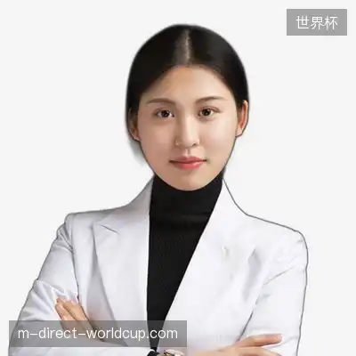 何彤